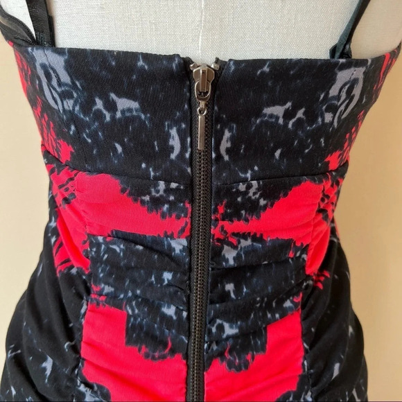 Nanette Lepore patterned strappy bodycon dress 5723 - Picture 6 of 8